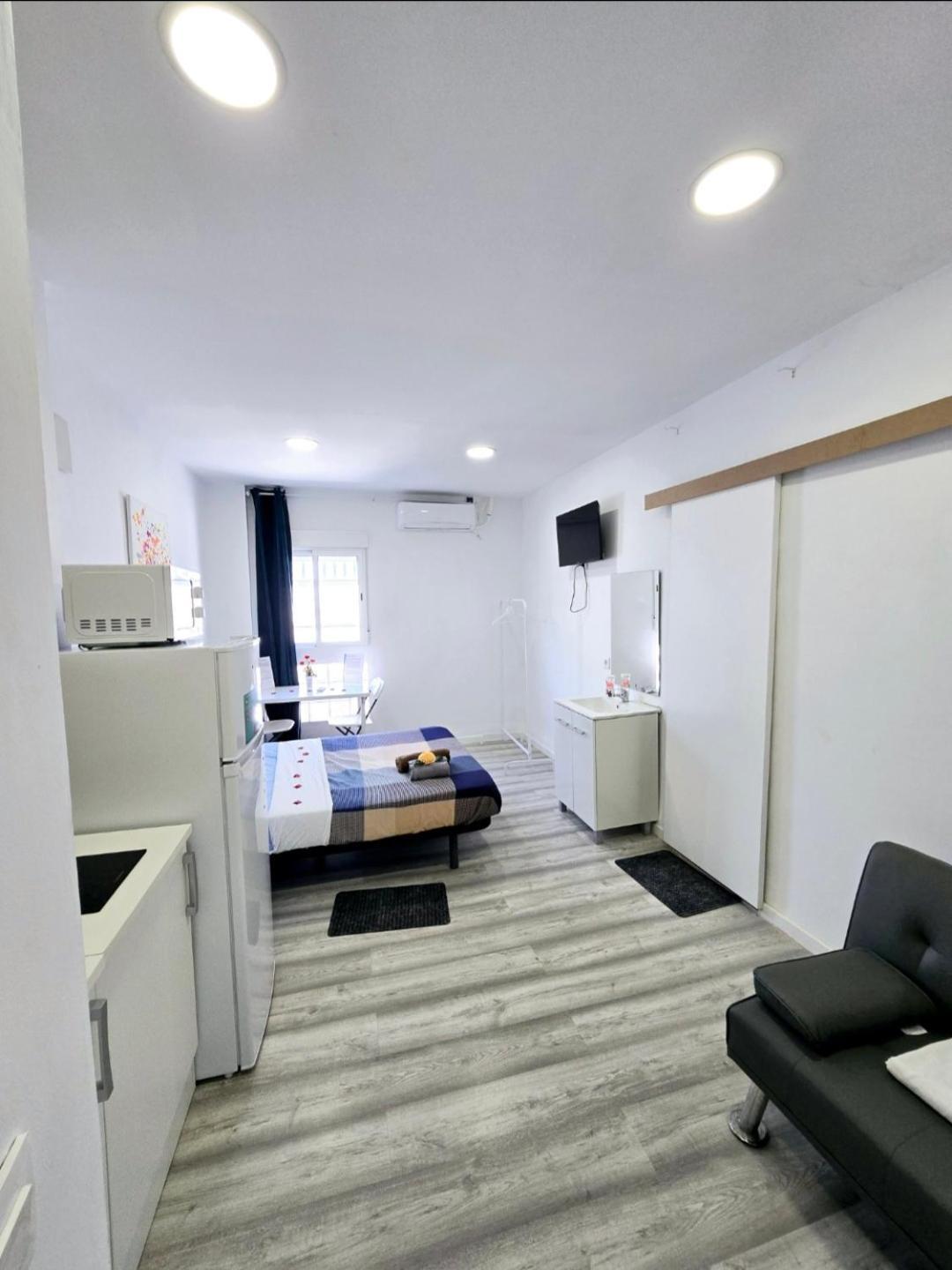 Apartamento Metro Manises Y Aeropuerto מראה חיצוני תמונה