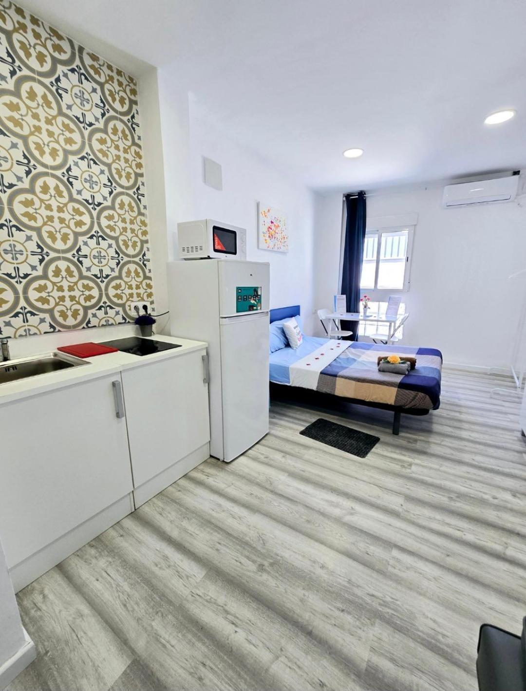 Apartamento Metro Manises Y Aeropuerto מראה חיצוני תמונה