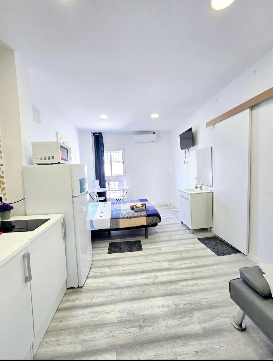 Apartamento Metro Manises Y Aeropuerto מראה חיצוני תמונה